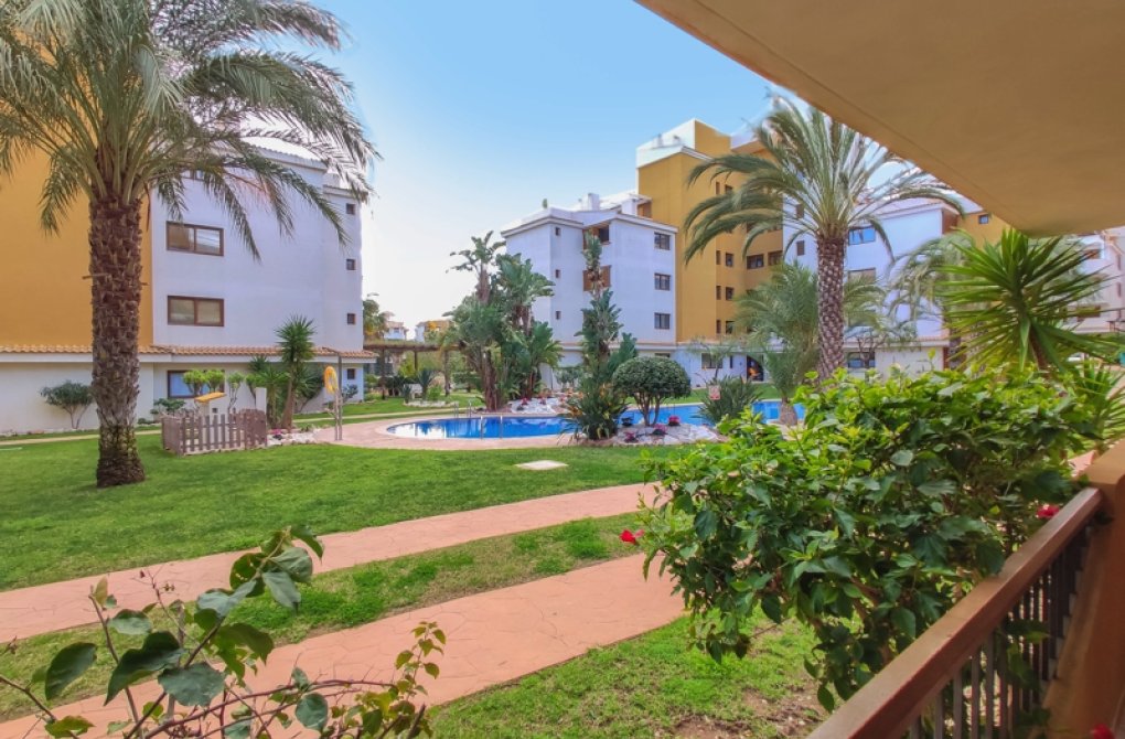  - Apartamento - Punta Prima - La Entrada