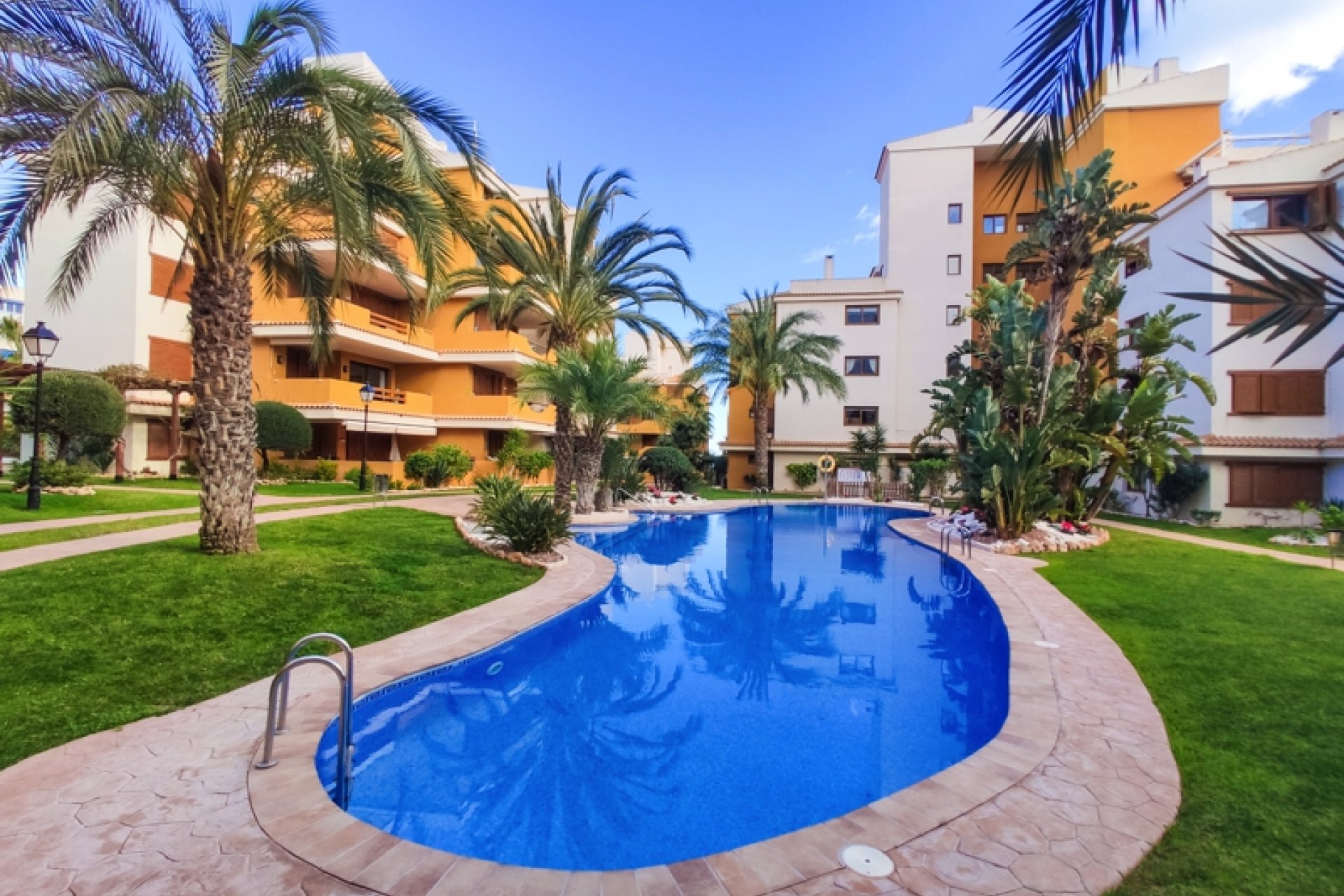  - Apartamento - Punta Prima - La Entrada