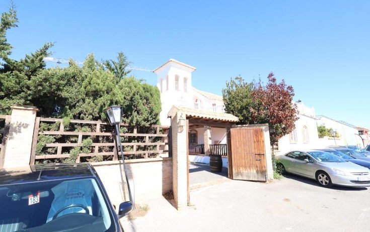 Chalet - Resale - Orihuela Costa - La Zenia