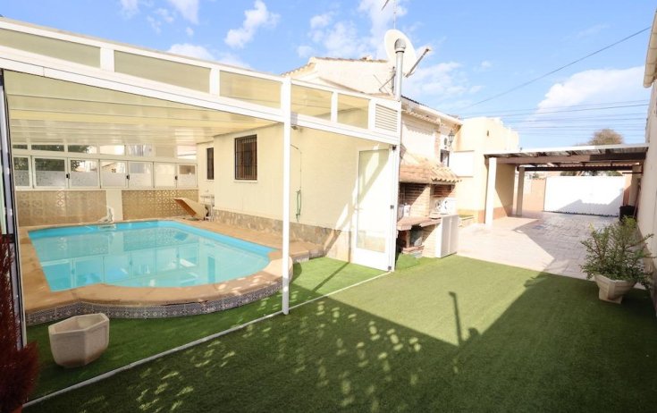 Chalet - Resale - Torrevieja - La Siesta - El Salado - Torreta