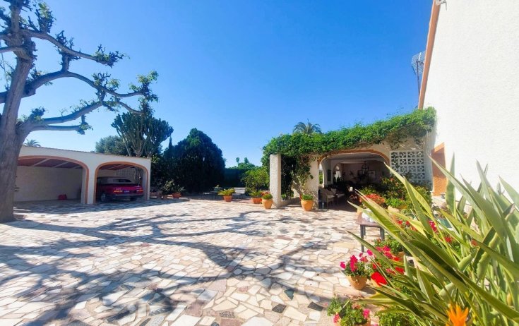 Farmhouse villa - Resale - La Marina - La Marina
