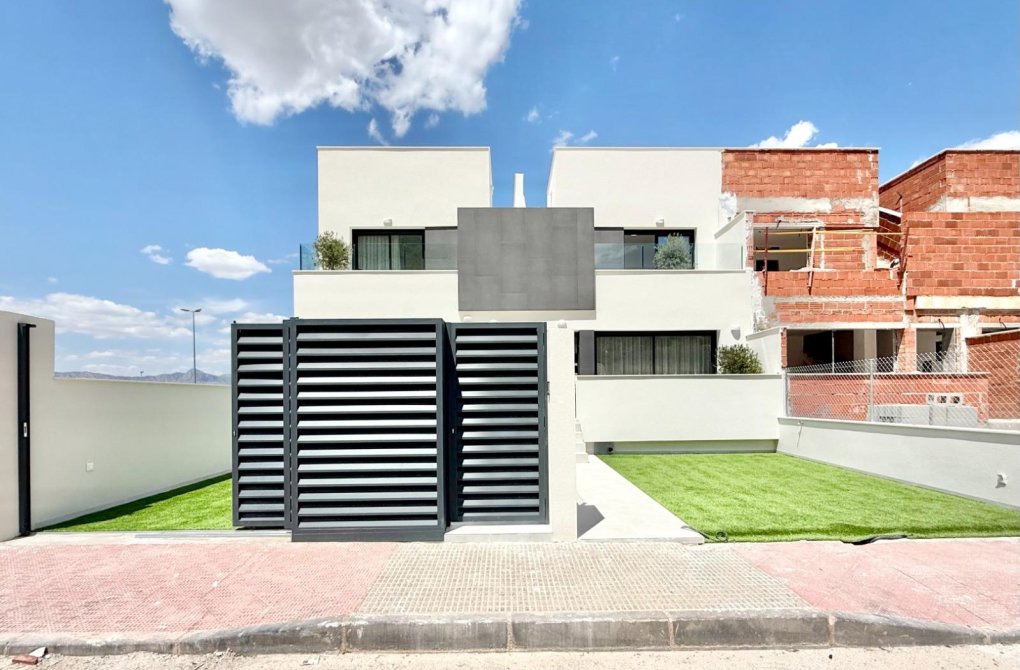 New build - Town house - Cox - San Fernando