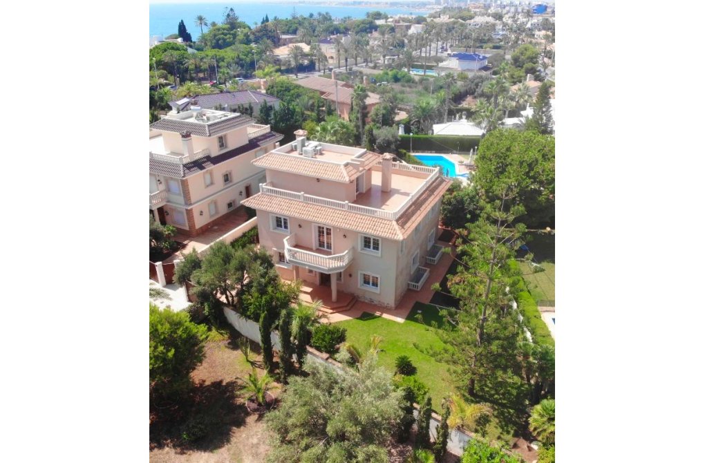 Obra nueva - Chalet - Cabo Roig