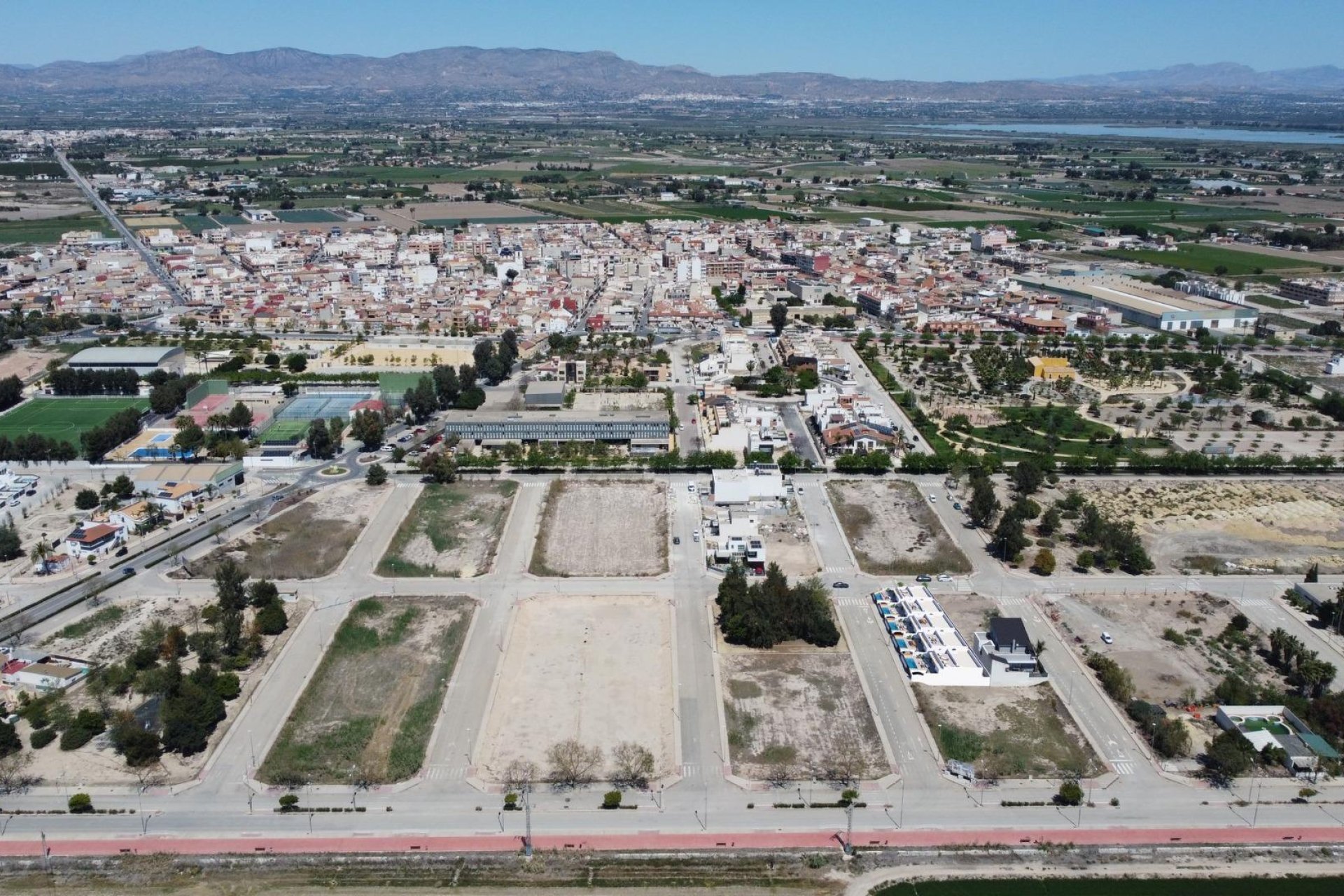 Obra nueva - Chalet - Dolores - polideportivo