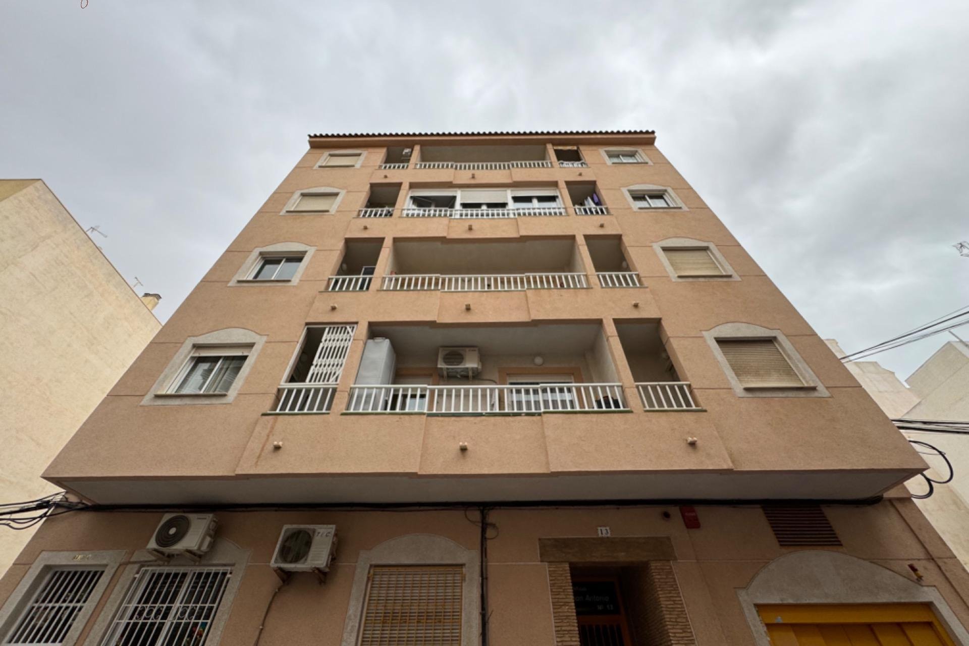 Odsprzedaż - Apartament - Torrevieja - Centro