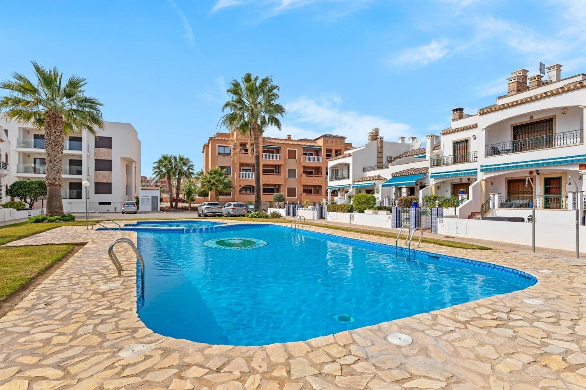 Resale - Apartamento - Orihuela Costa - Villamartin
