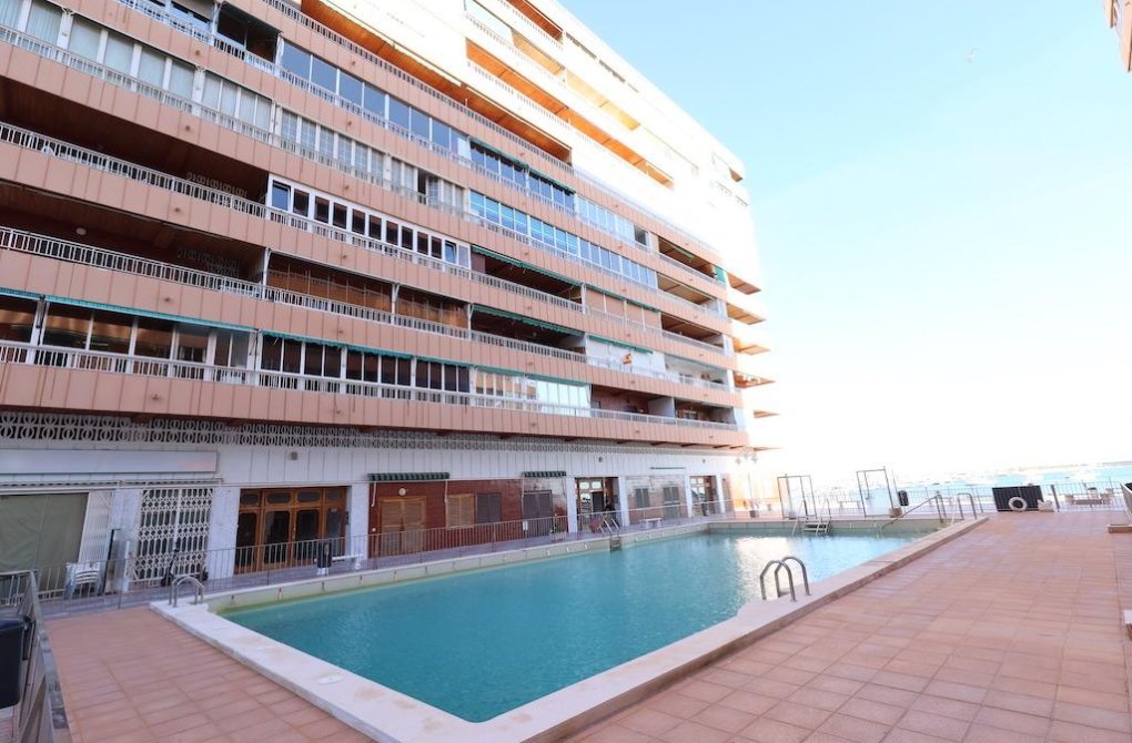 Resale - Apartamento - Torrevieja - Acequion