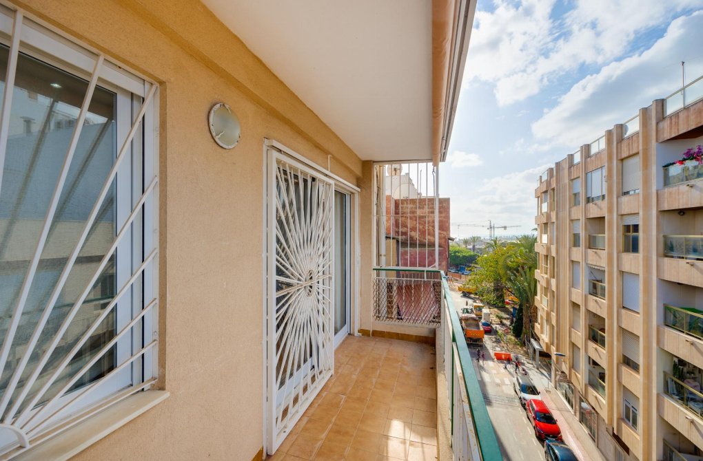 Resale - Apartamento - Torrevieja - Centro