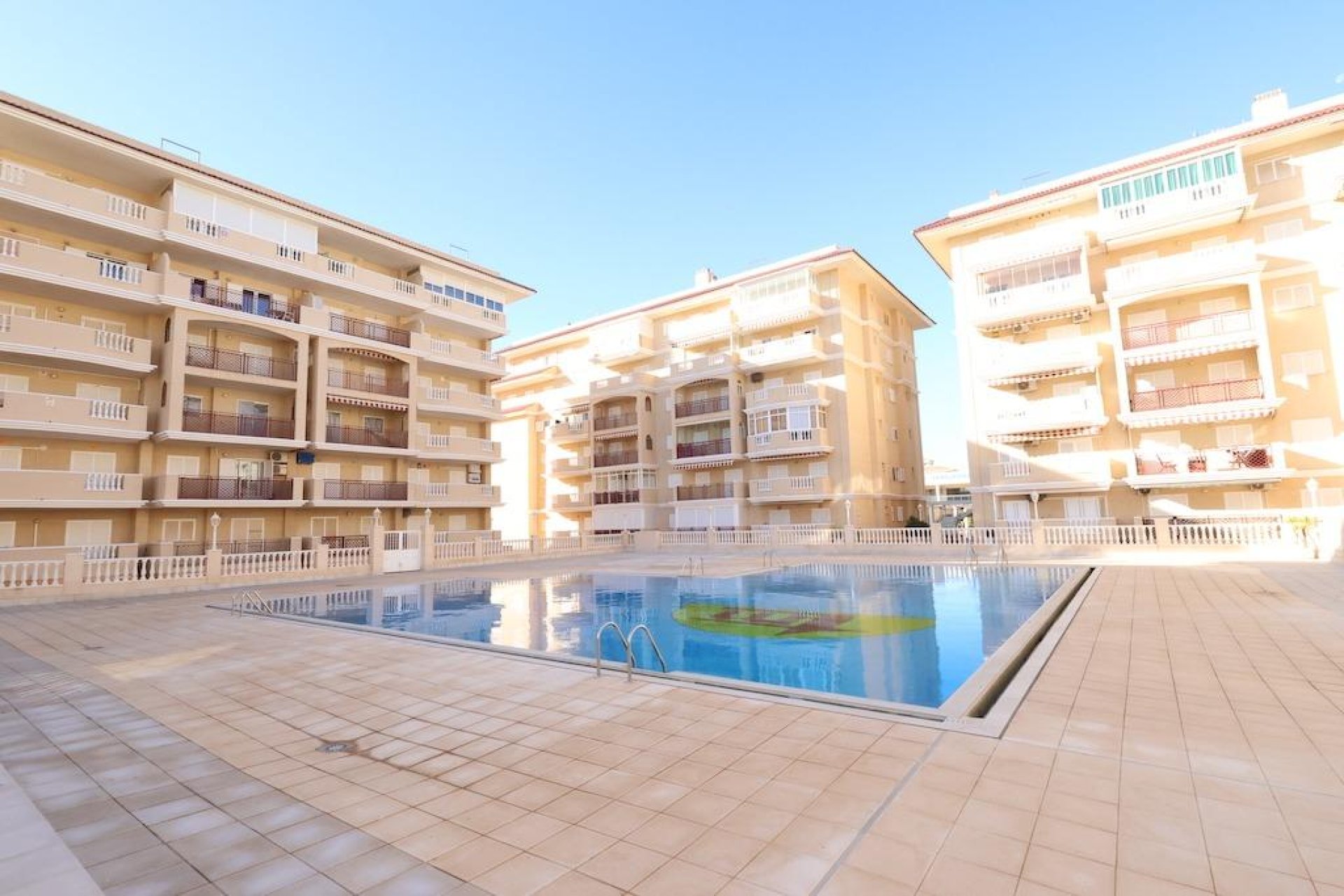 Resale - Apartamento - Torrevieja - La Mata