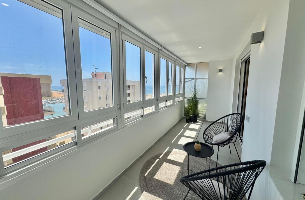 Resale - Apartamento - Torrevieja - Playa de La Acequion