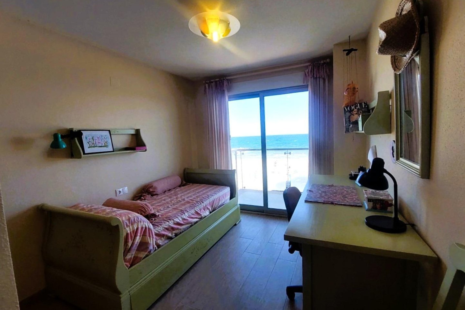 Resale - Apartamento - Torrevieja - Playa de los Locos