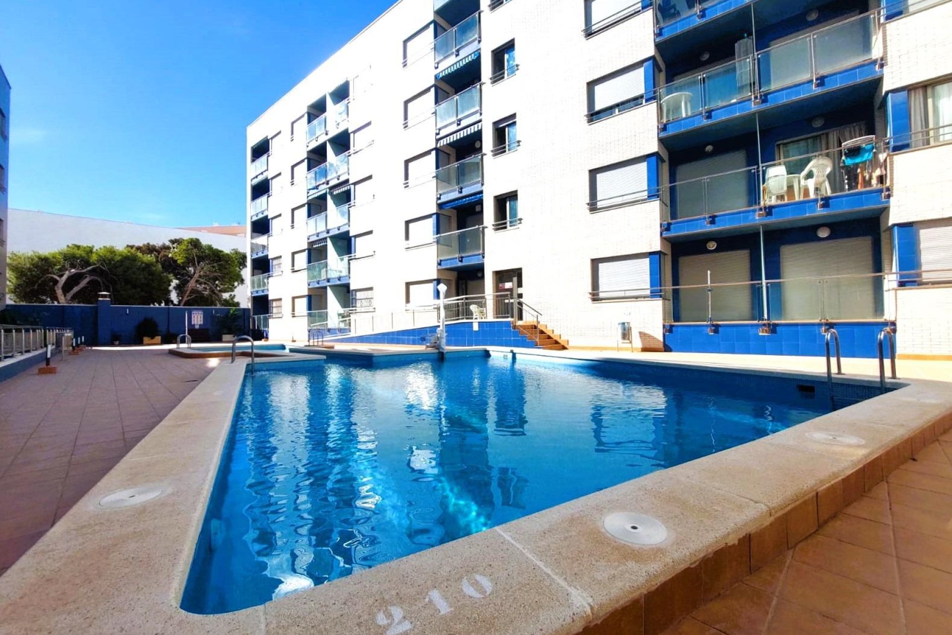 Resale - Apartamento - Torrevieja - Playa de los Locos