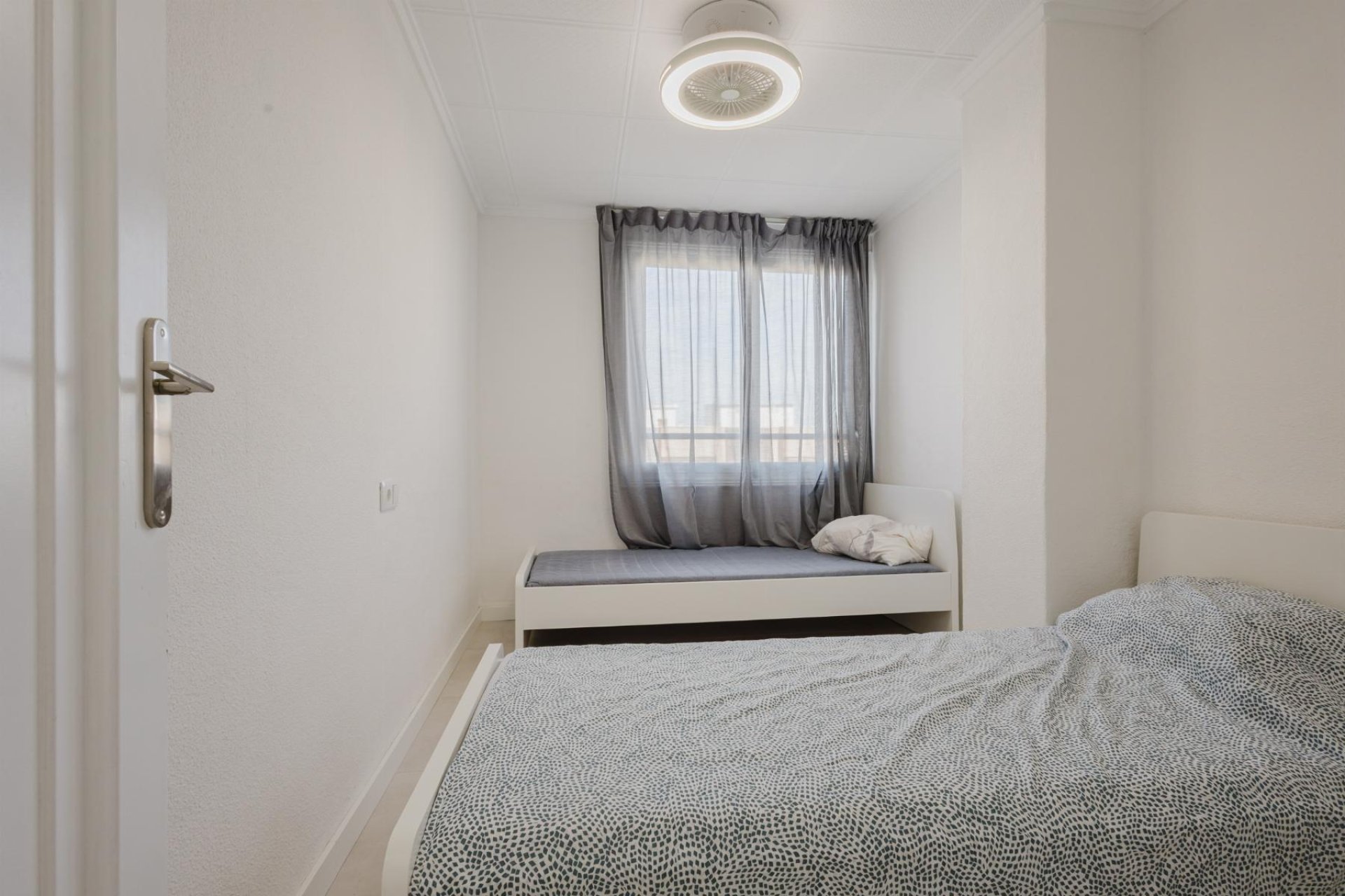 Resale - Apartamento - Torrevieja - Playa del Acequión