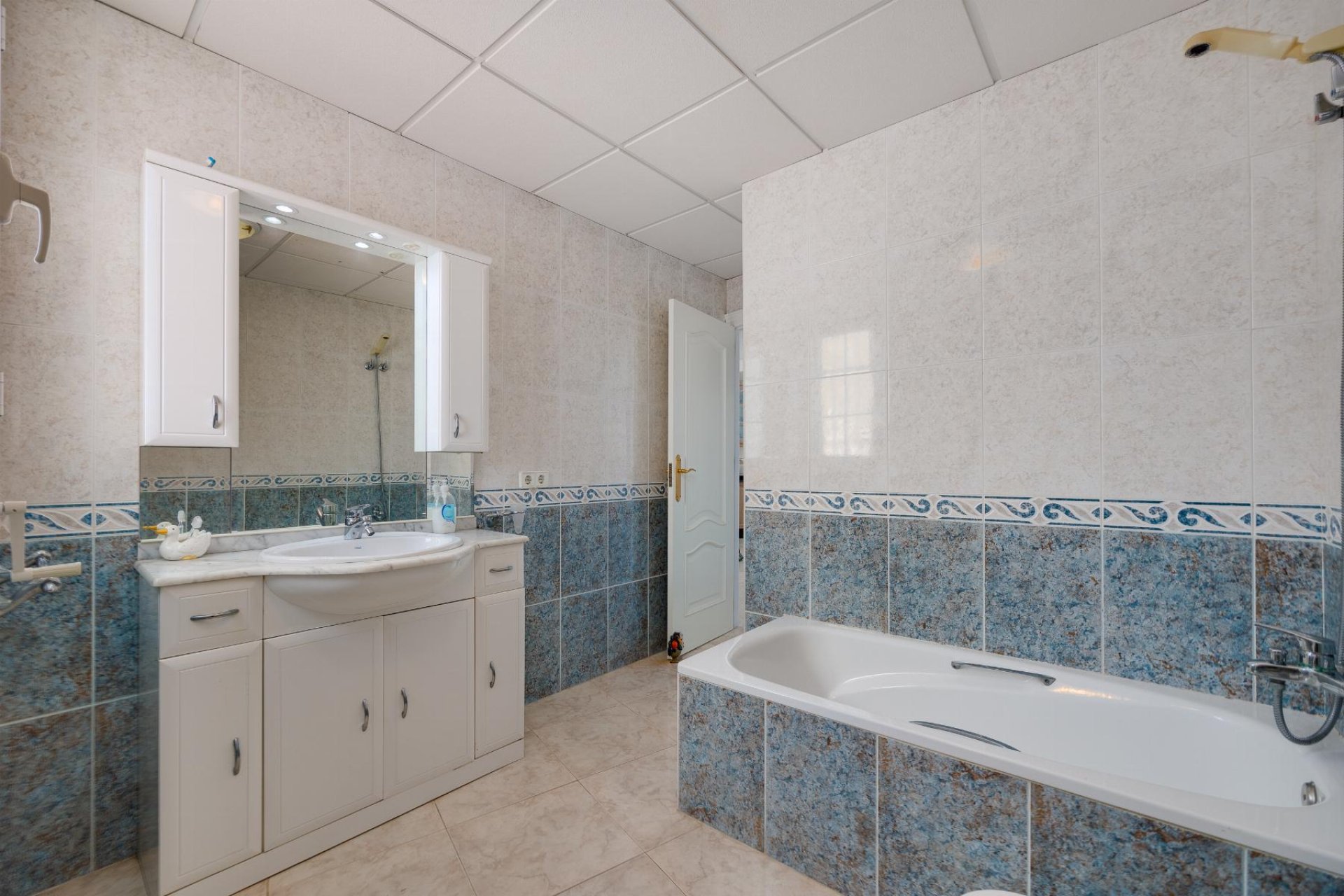 Resale - Apartamento - Torrevieja - Playa del Acequión