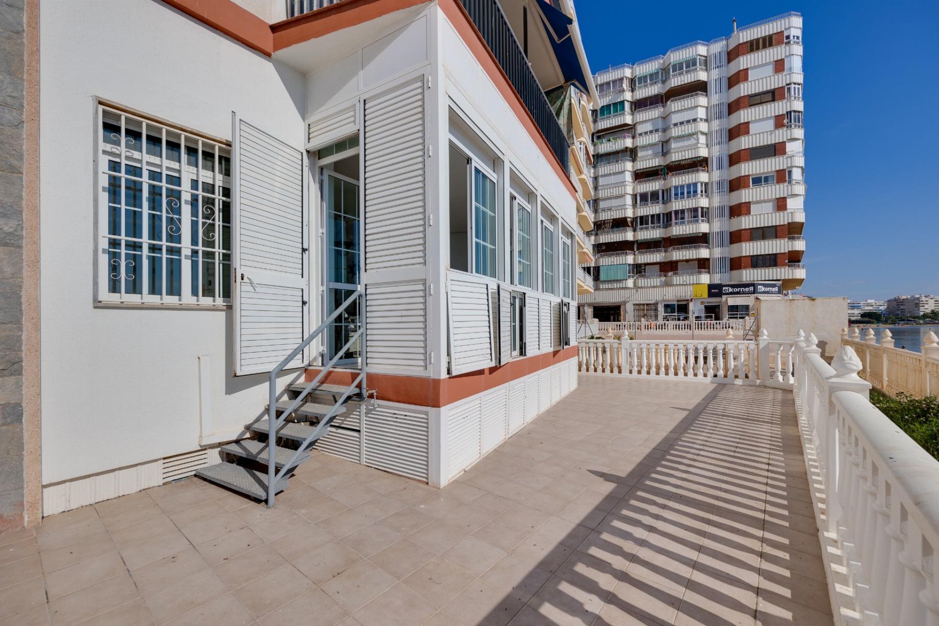 Resale - Apartamento - Torrevieja - Playa del Acequión