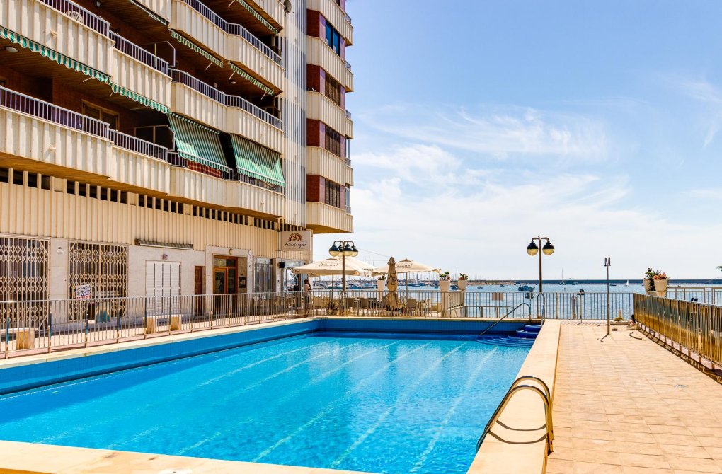 Resale - Apartamento - Torrevieja - Playa del Acequión