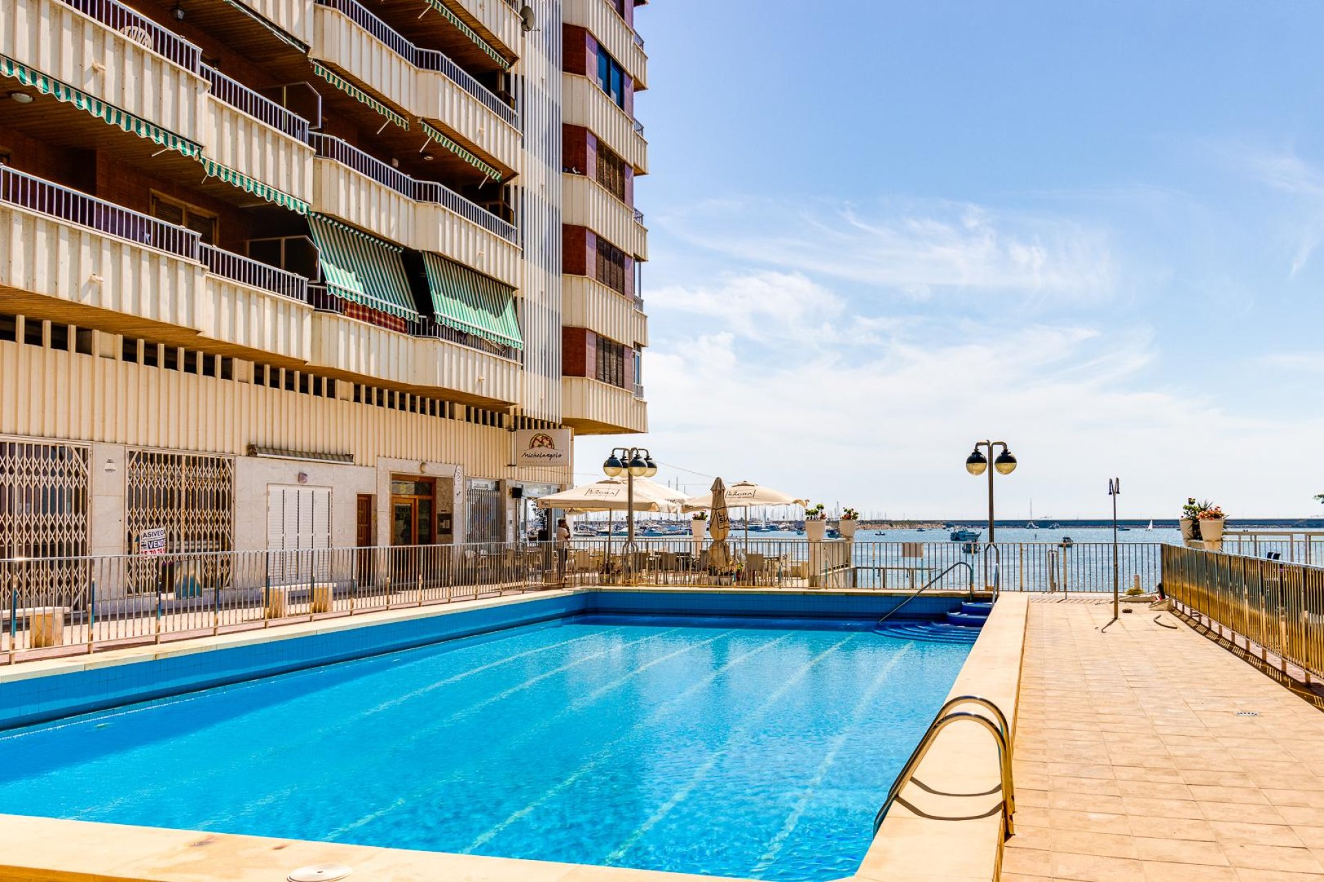 Resale - Apartamento - Torrevieja - Playa del Acequión