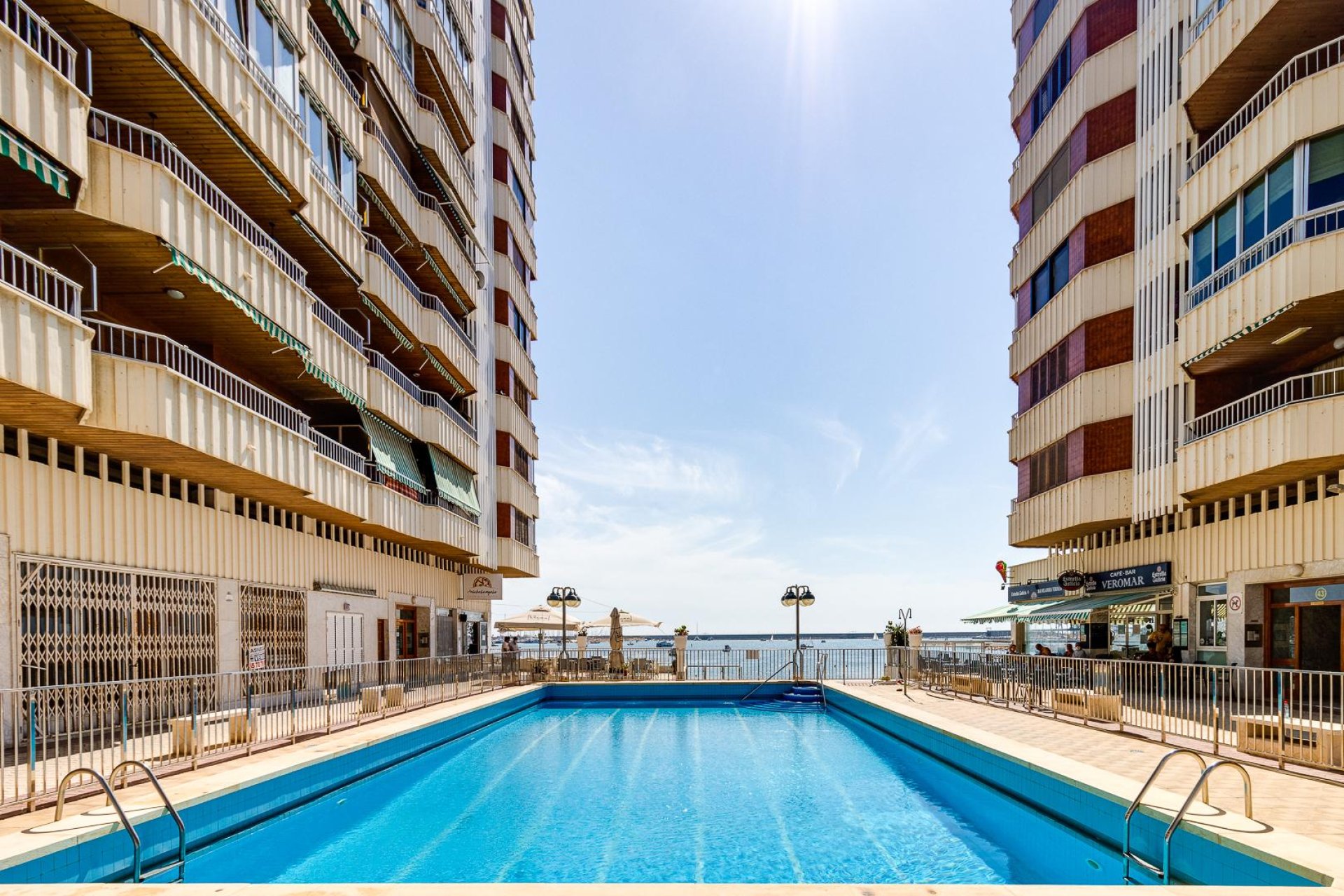 Resale - Apartamento - Torrevieja - Playa del Acequión