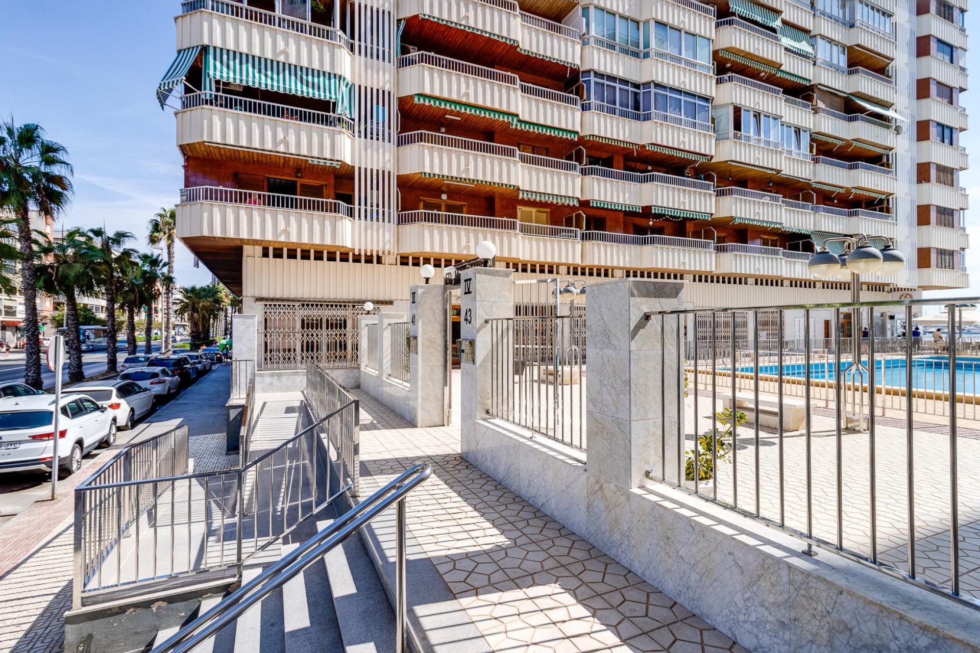 Resale - Apartamento - Torrevieja - Playa del Acequión