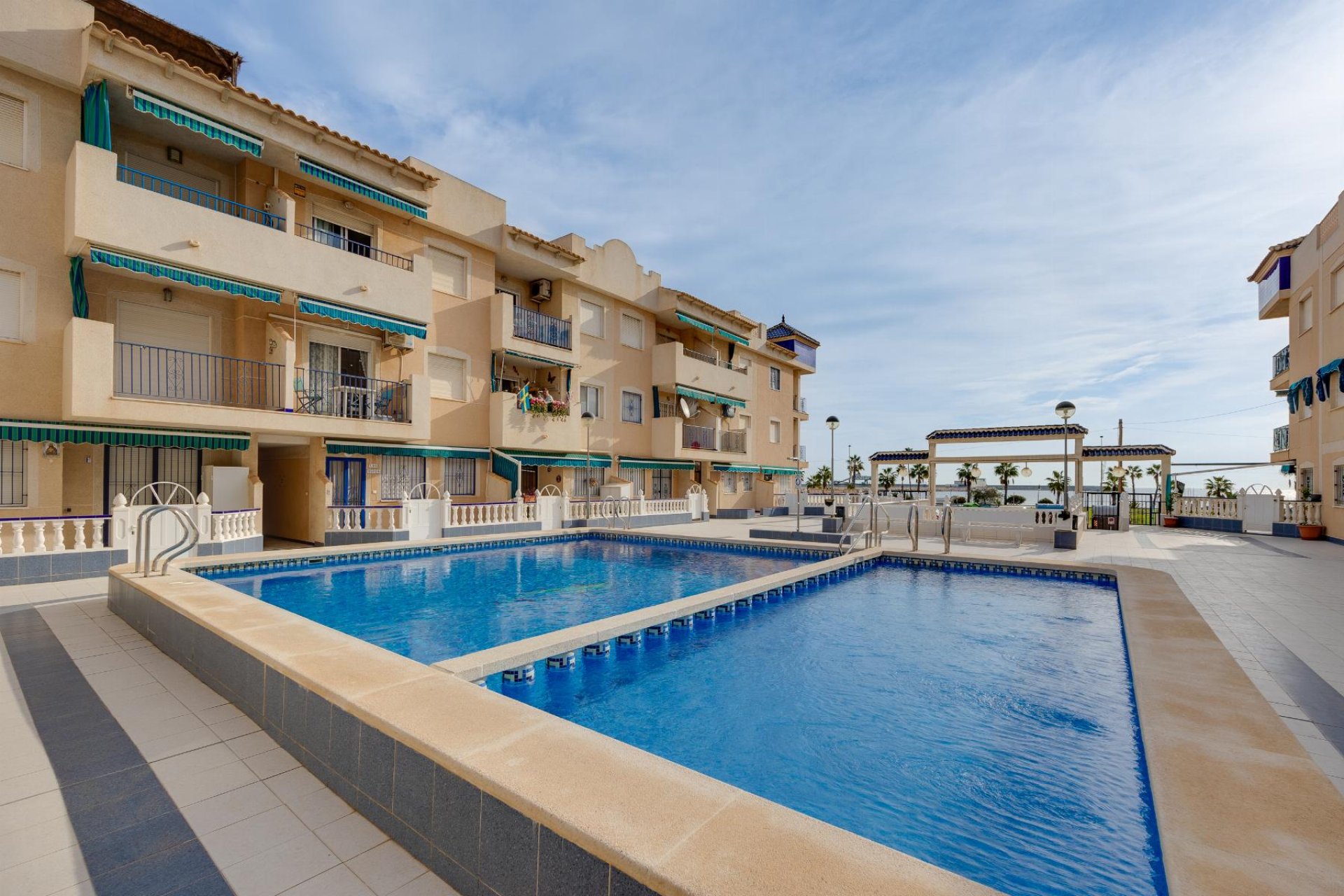 Resale - Apartamento - Torrevieja - PLAYA NAUFRAGOS