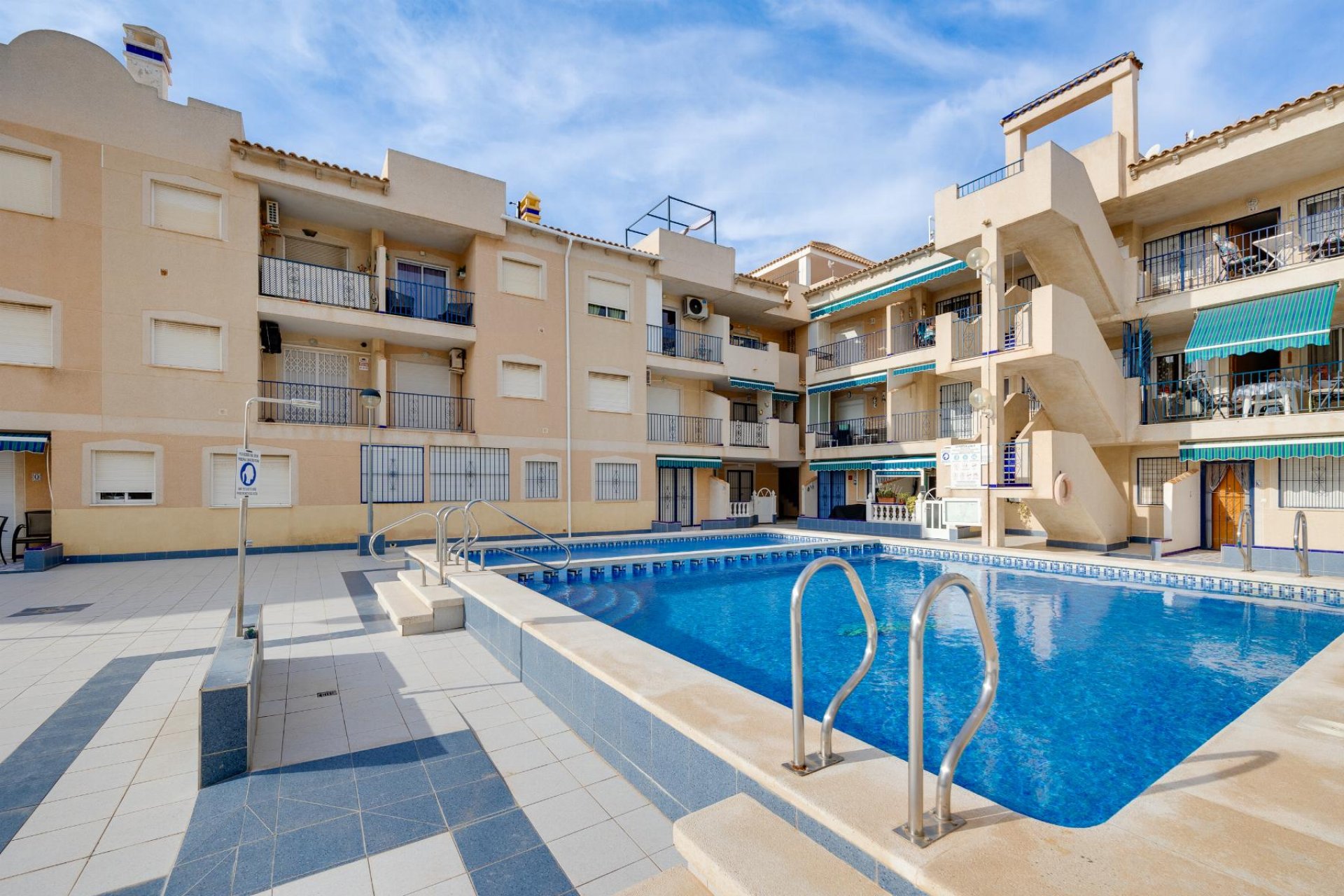 Resale - Apartamento - Torrevieja - PLAYA NAUFRAGOS