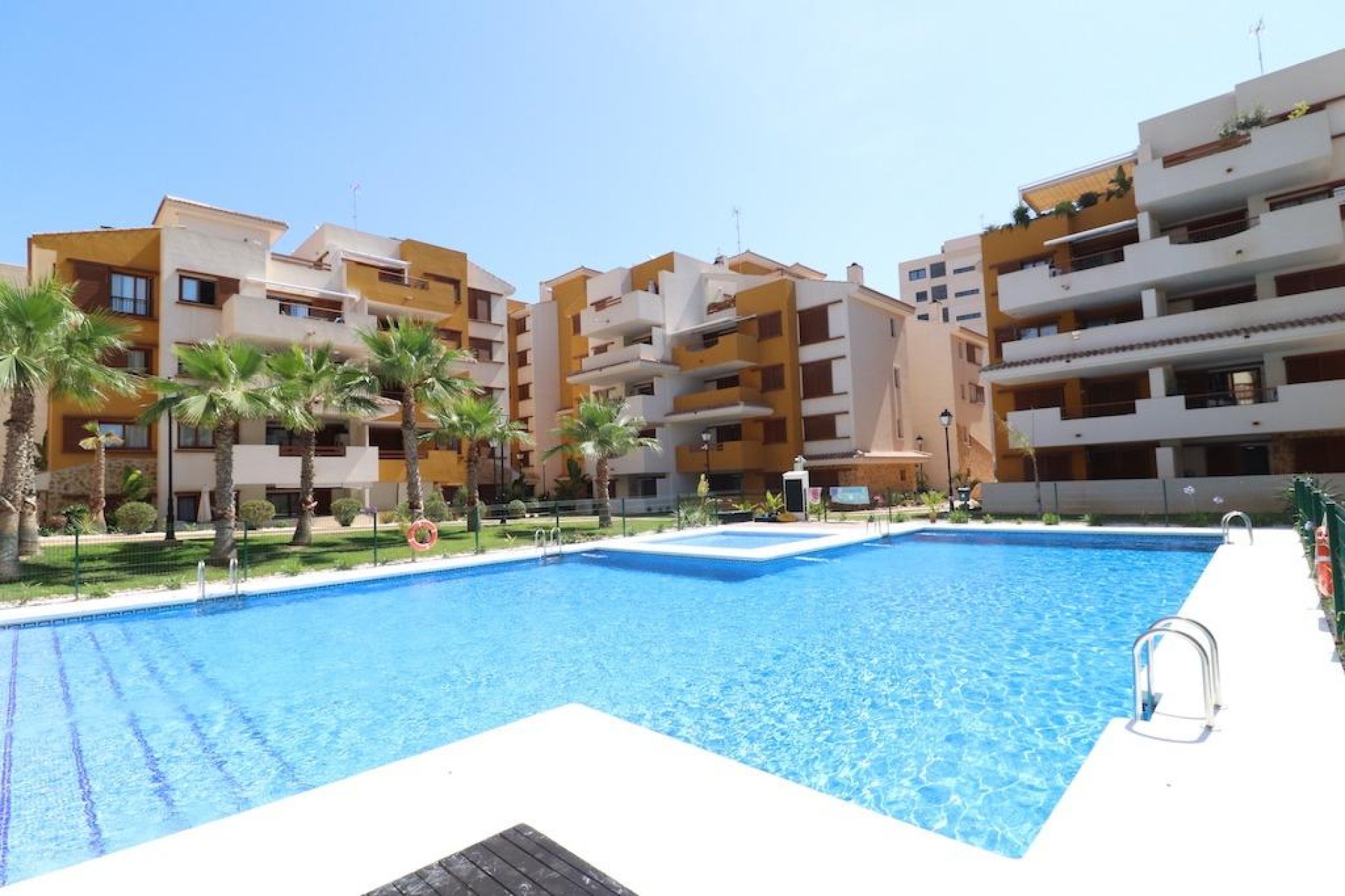 Resale - Apartamento - Torrevieja - Punta prima