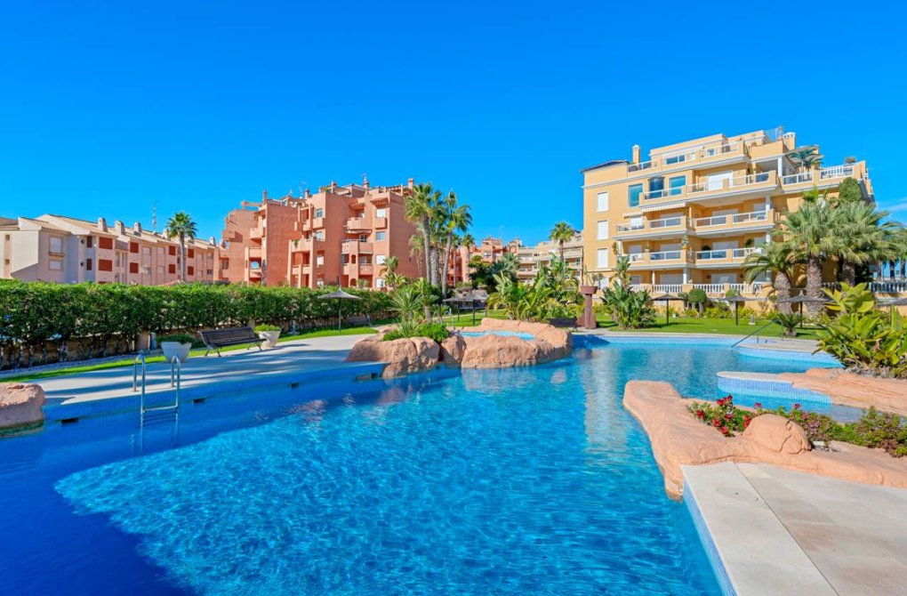 Resale - Apartment - Cabo Roig