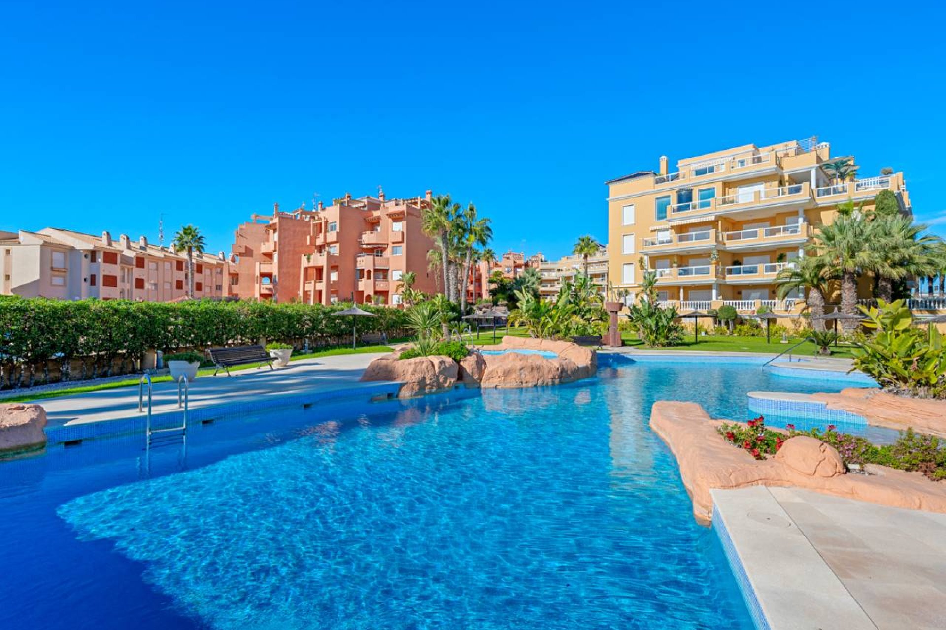 Resale - Apartment - Cabo Roig