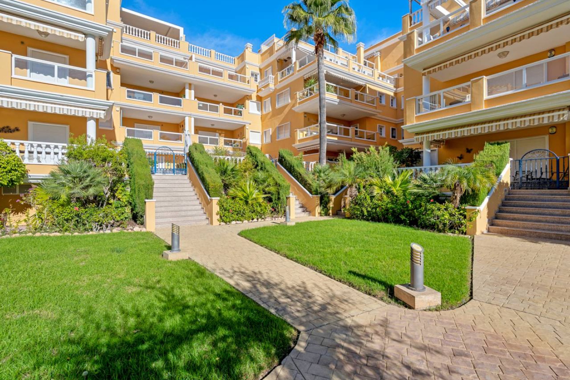 Resale - Apartment - Cabo Roig