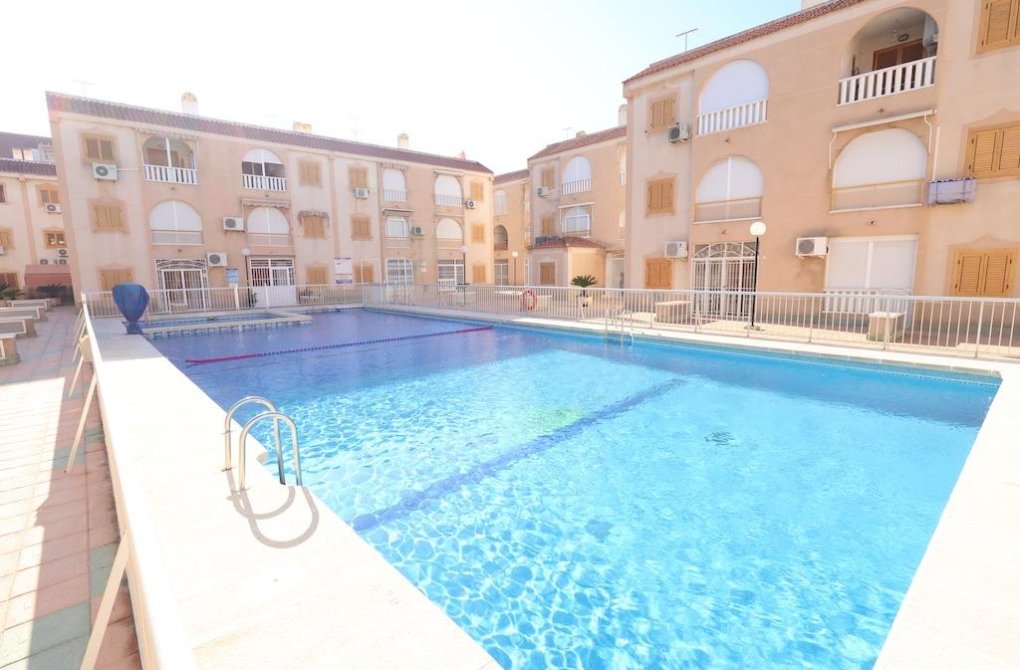 Resale - Apartment / flat - Torrevieja - Acequion