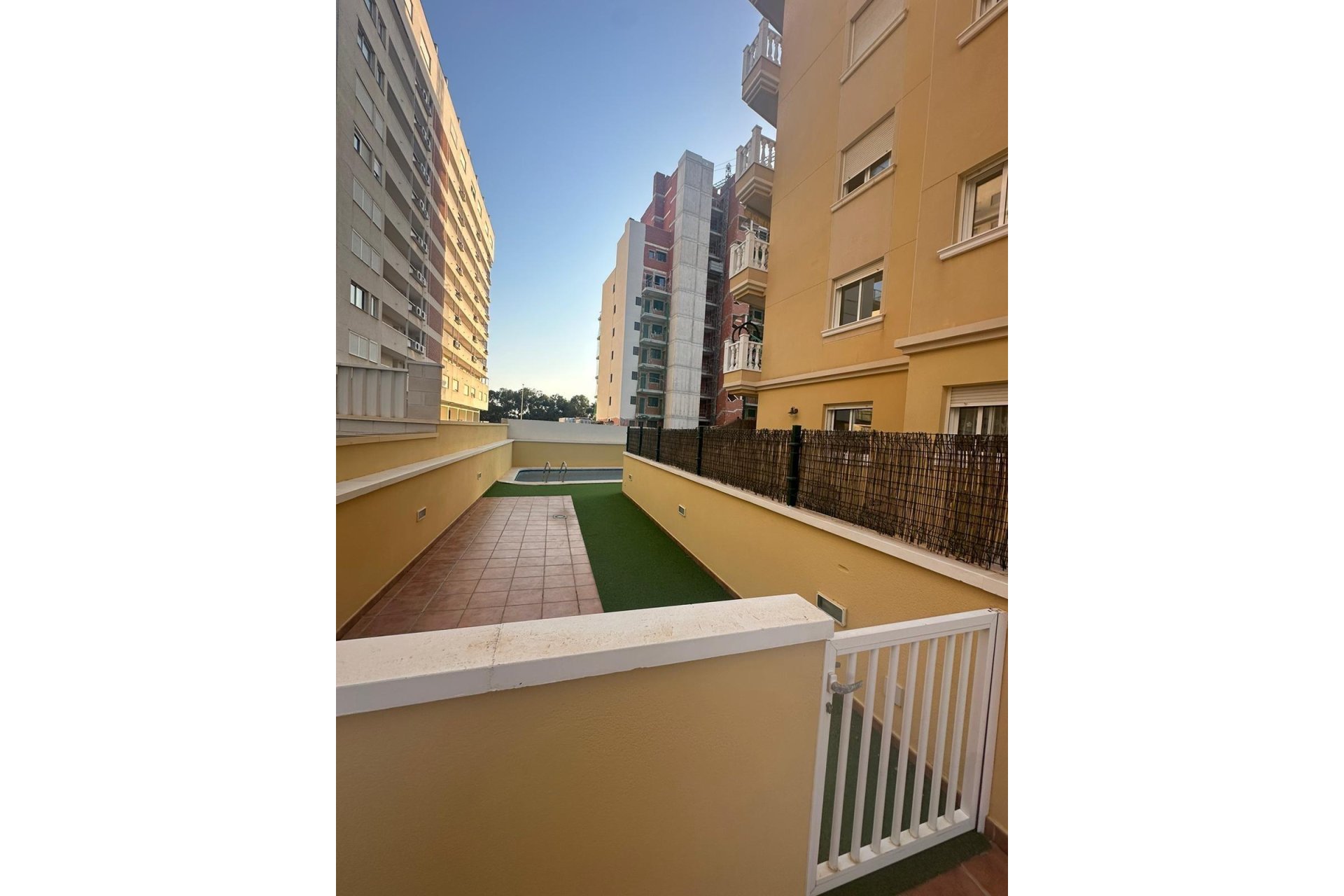 Resale - Apartment - Guardamar del Segura - CENTRO