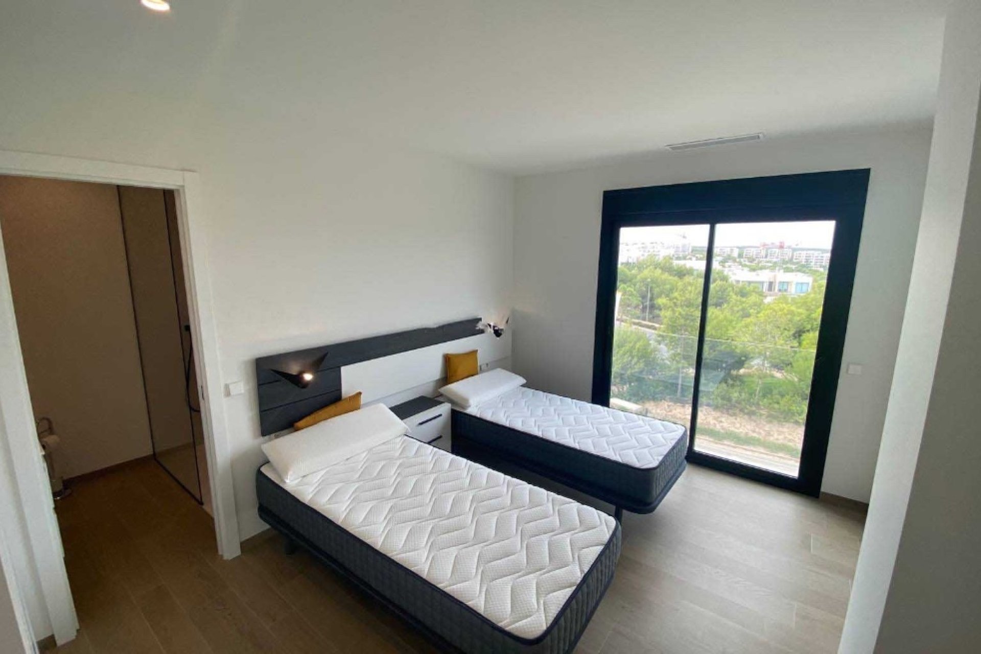Resale - Apartment - Las Colinas - Las Colinas Golf