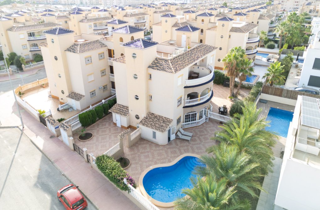 Resale - Apartment - Orihuela Costa - Cabo Roig