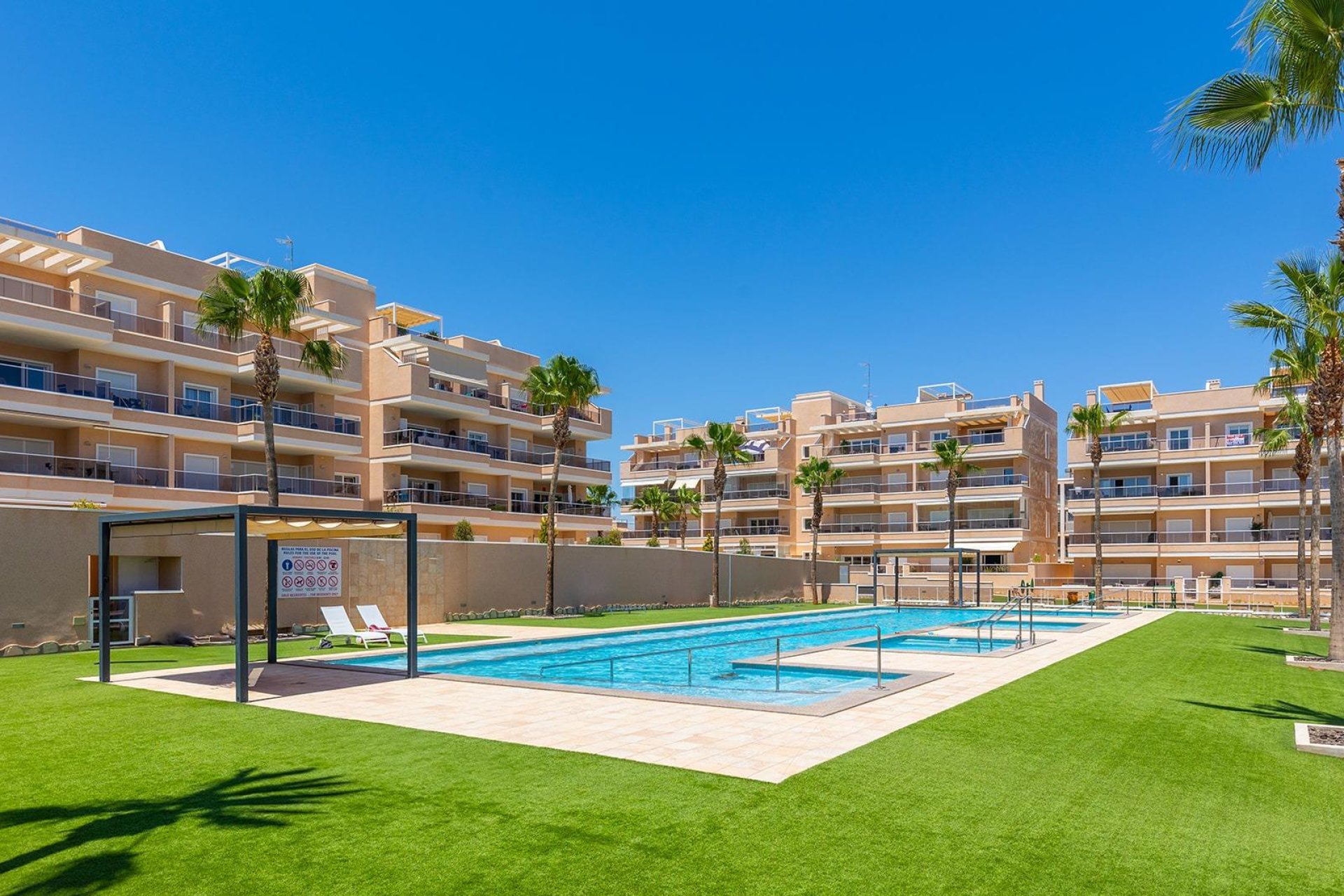 Resale - Apartment - Orihuela Costa - Los Dolses