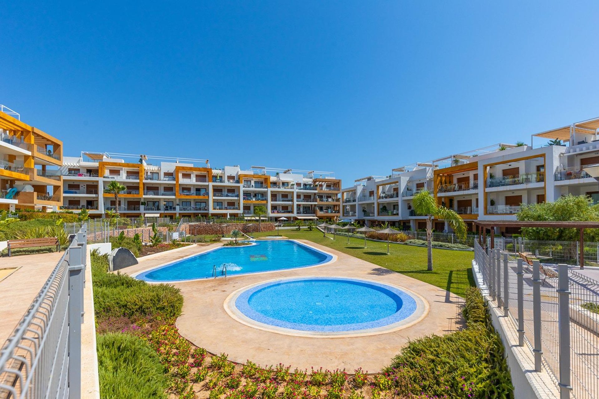 Resale - Apartment - Orihuela Costa - Los Dolses