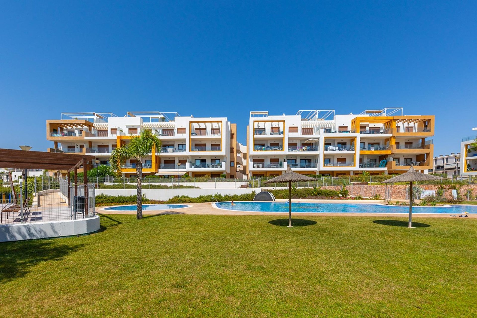 Resale - Apartment - Orihuela Costa - Los Dolses