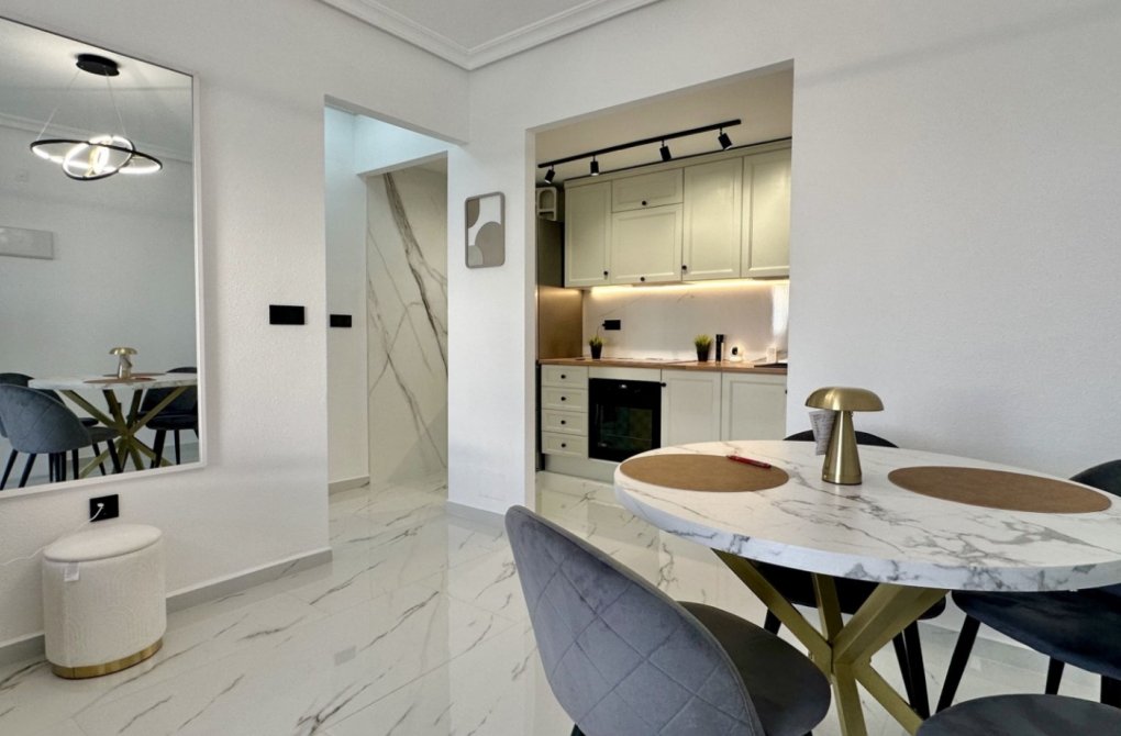 Resale - Apartment - Orihuela Costa - Playa Flamenca