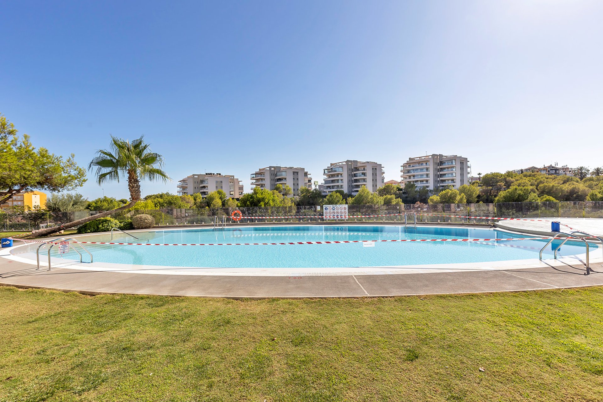 Resale - Apartment - Orihuela Costa - Villamartin