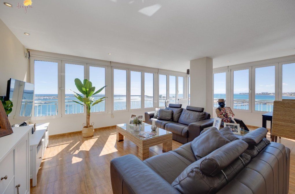 Resale - Apartment - Torrevieja - Acequion
