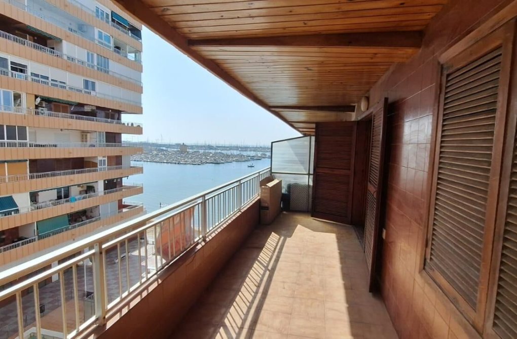 Resale - Apartment - Torrevieja - Acequion