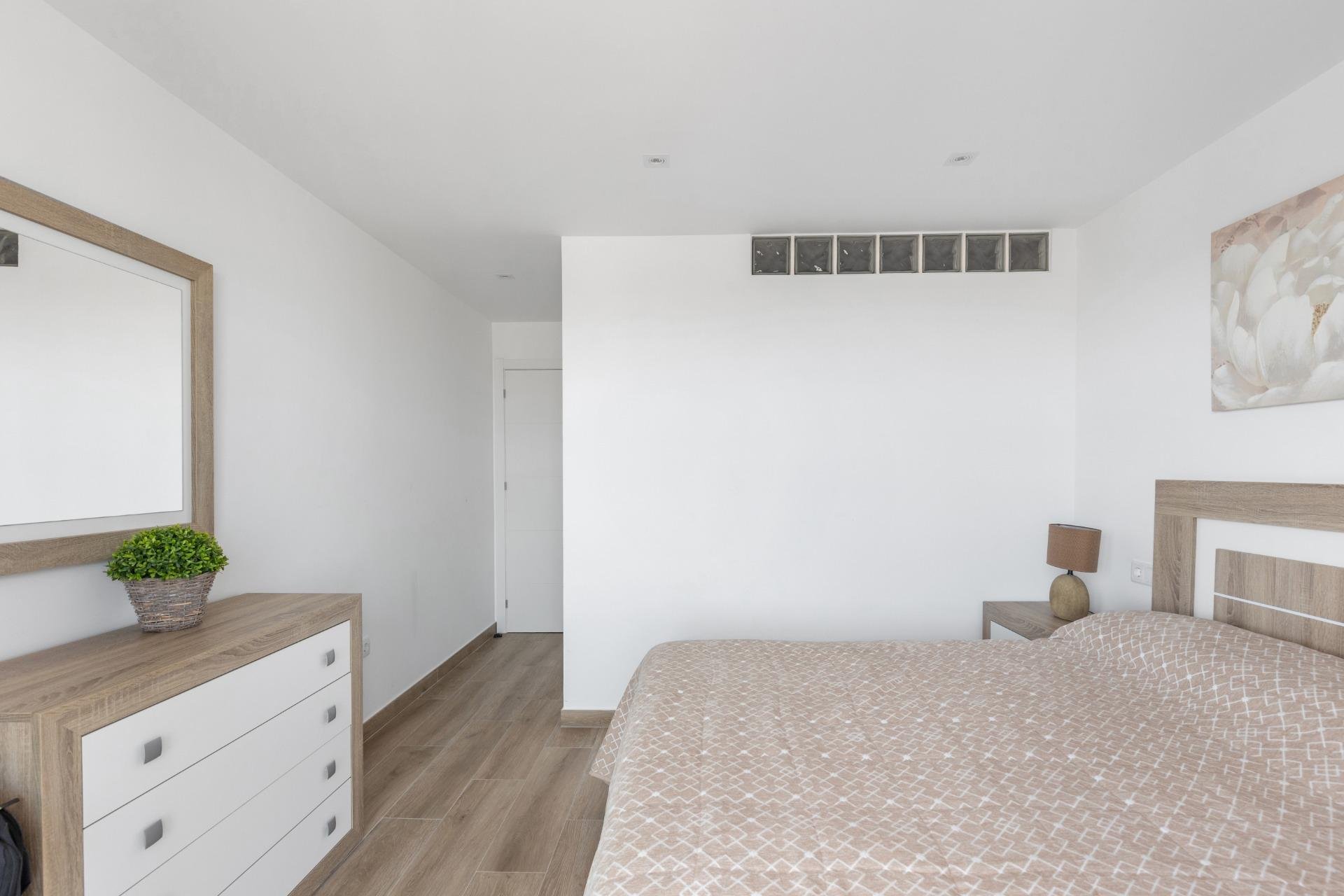 Resale - Apartment - Torrevieja - Acequion