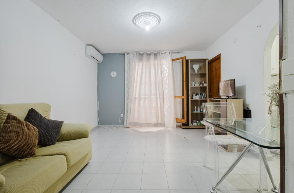 Resale - Apartment - Torrevieja - Acequion