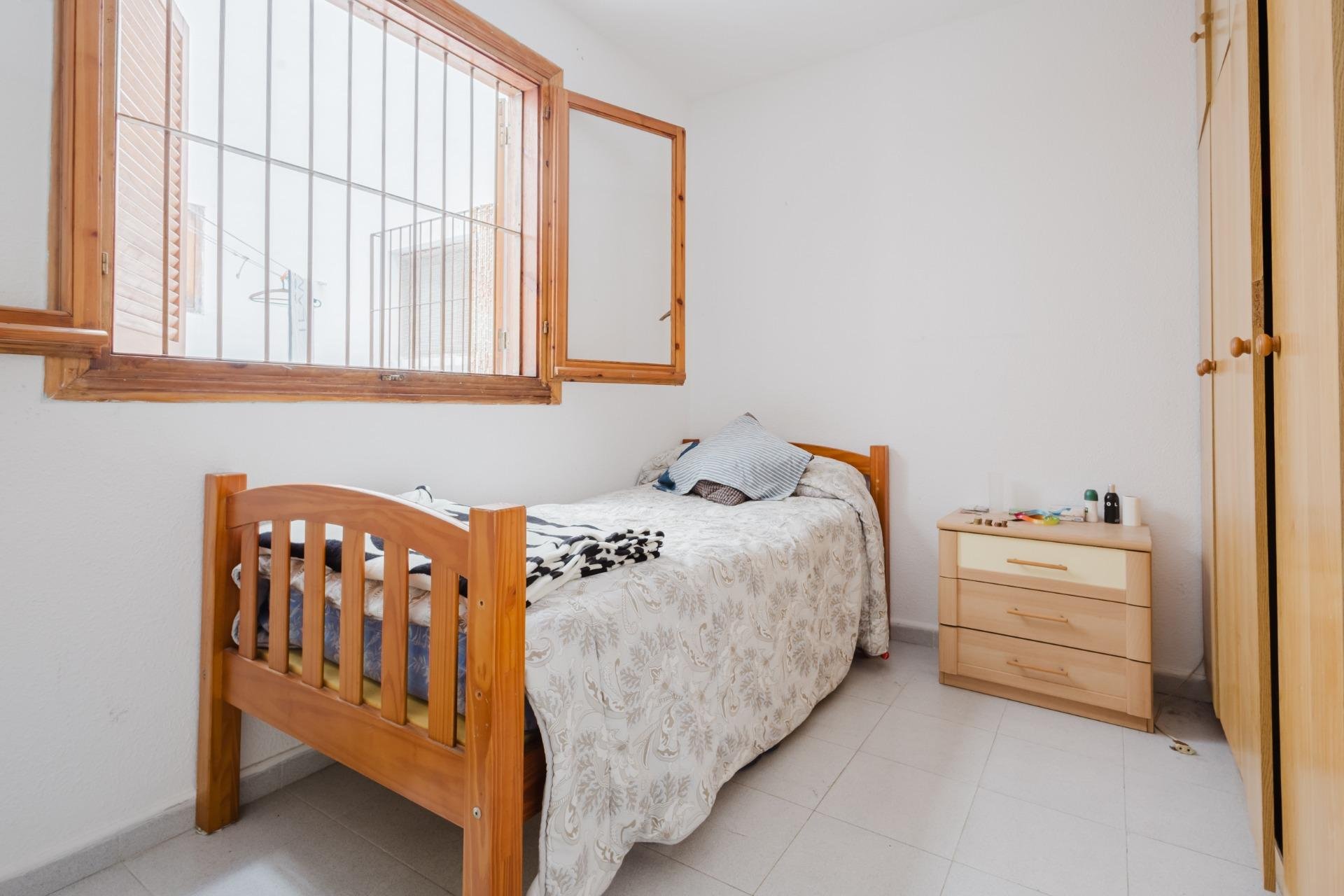 Resale - Apartment - Torrevieja - Acequion