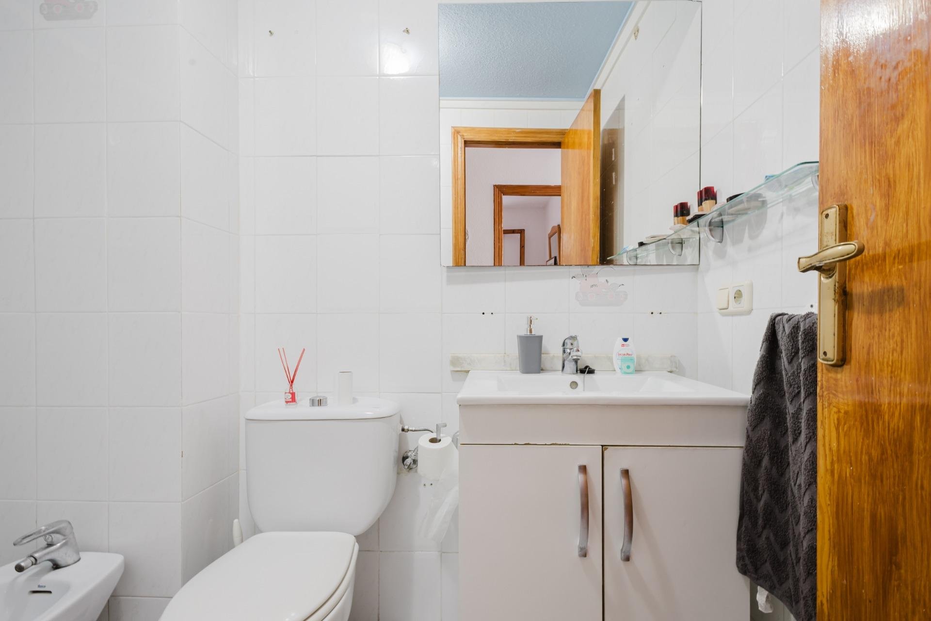 Resale - Apartment - Torrevieja - Acequion