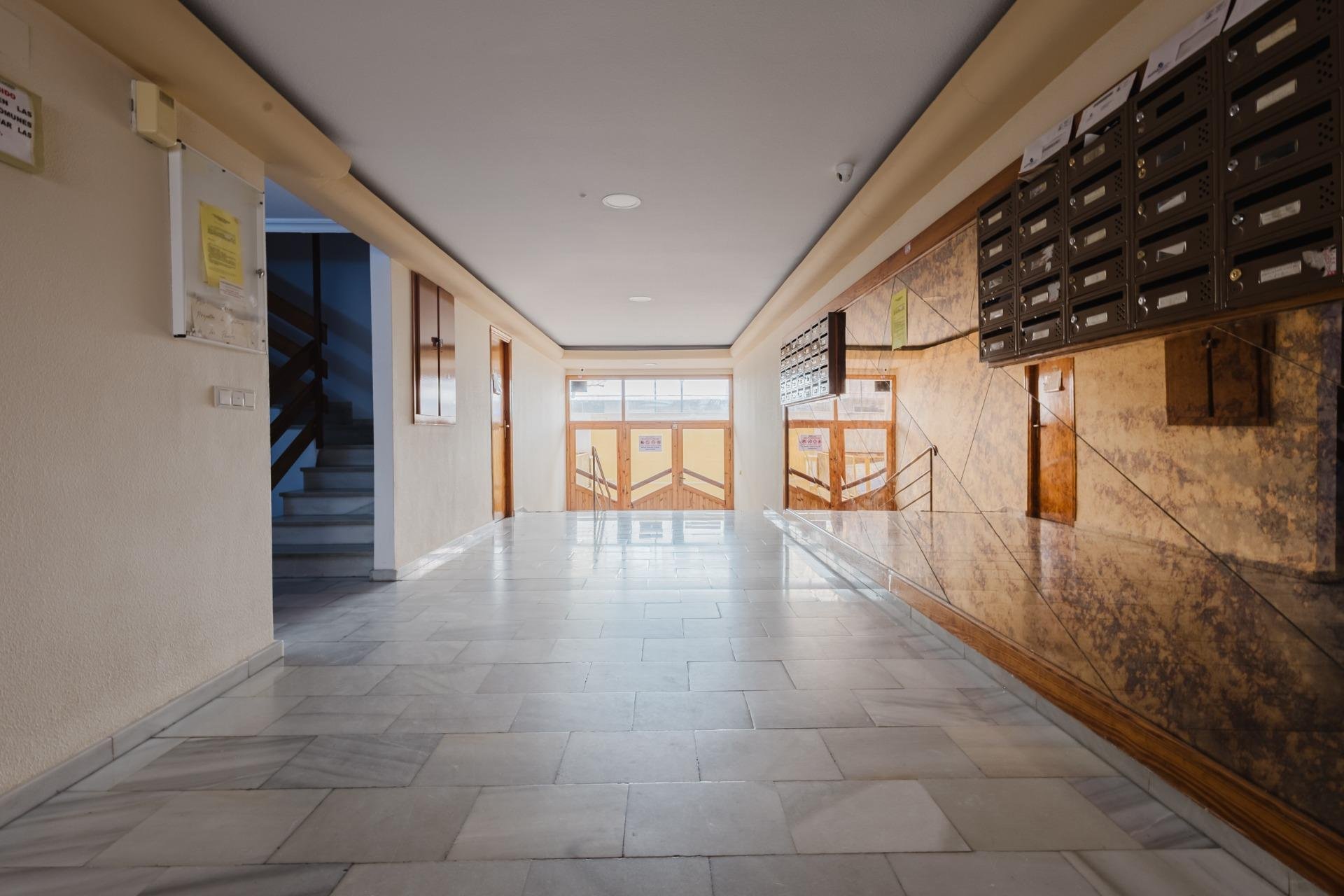 Resale - Apartment - Torrevieja - Acequion