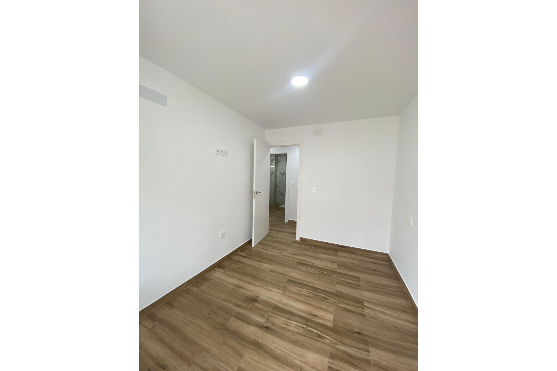 Resale - Apartment - Torrevieja - Acequion