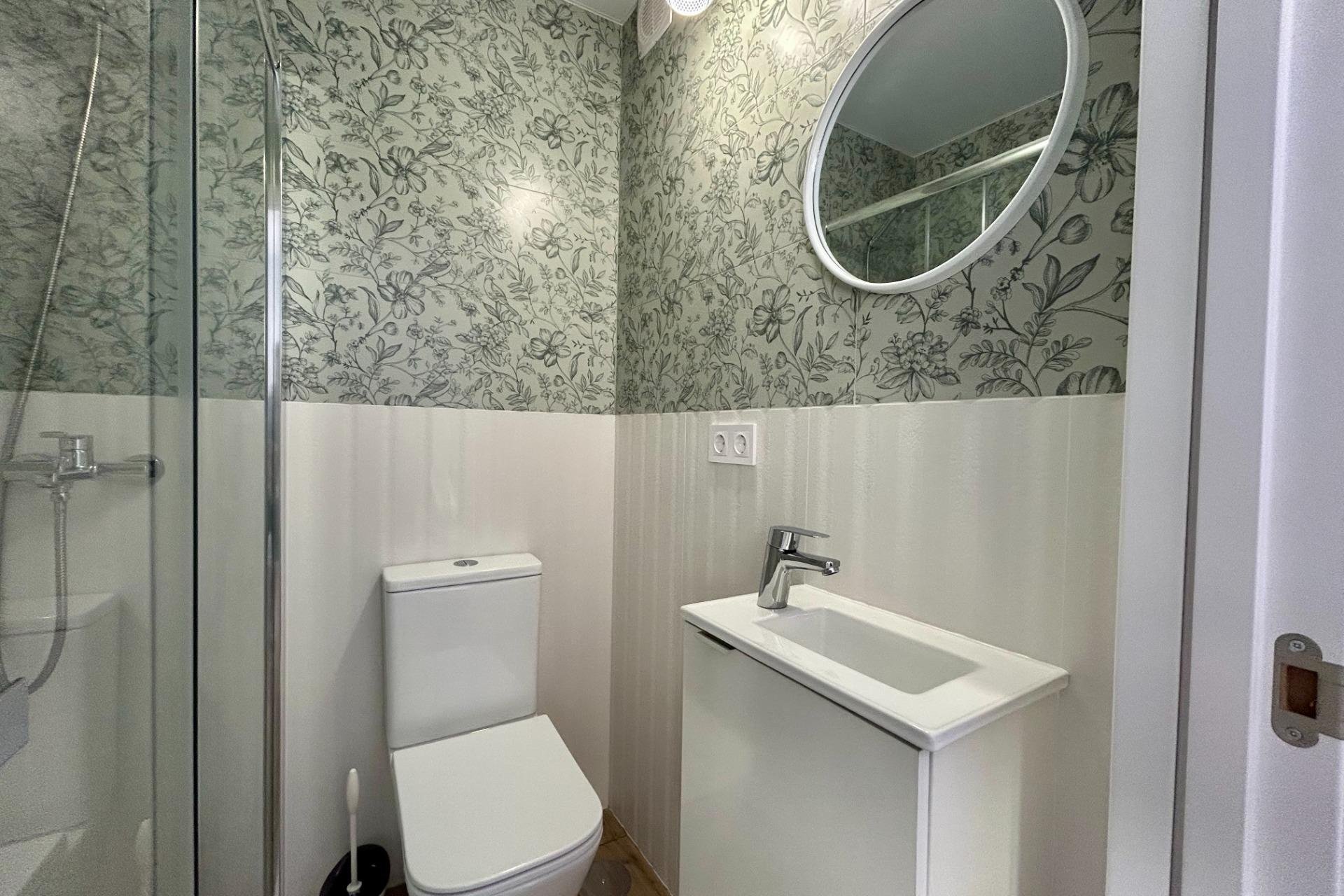 Resale - Apartment - Torrevieja - Acequion