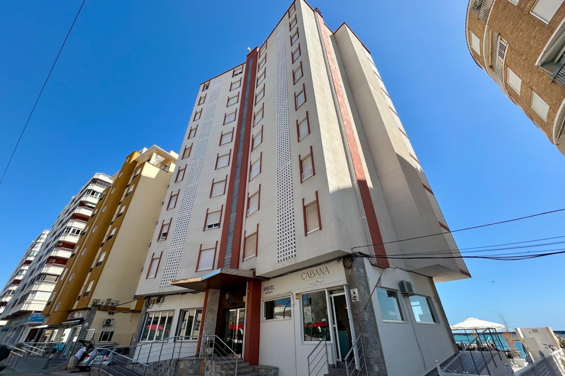 Resale - Apartment - Torrevieja - Acequion