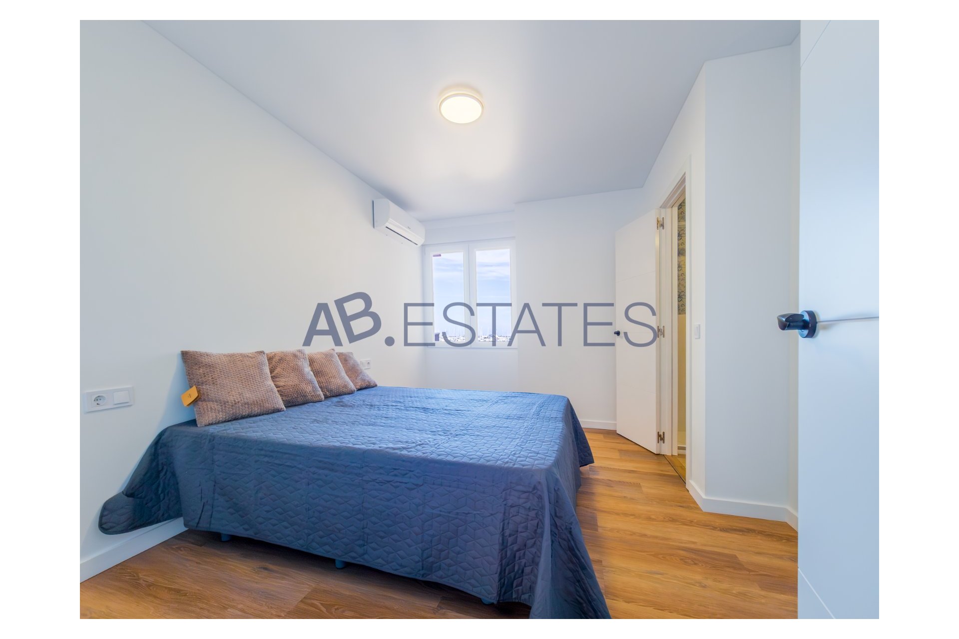 Resale - Apartment - Torrevieja - Acequion