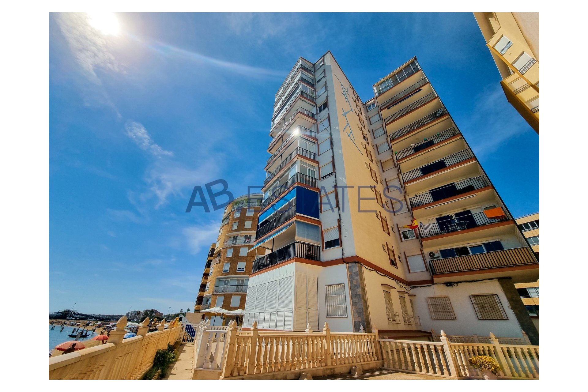 Resale - Apartment - Torrevieja - Acequion